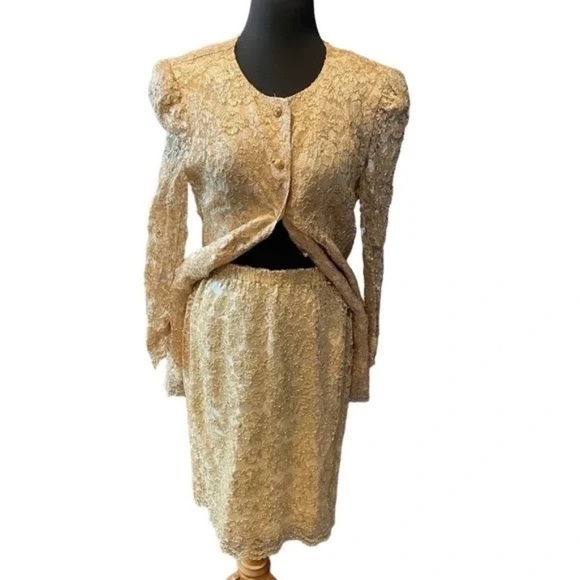 VINTAGE LISA MICHAELS GOLD LACE SEE THROUGH Women's SKIRT SUIT, SIZE 14 - Picture 4 of 9